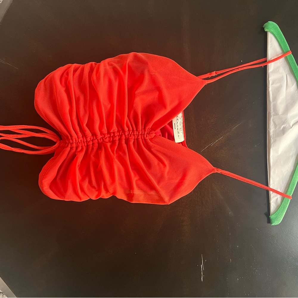 American Threads cropped tank top size medium